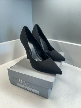 Olivia Jaymes Black Pointed Toe Heels Size 10 Stiletto Classic Pumps Women